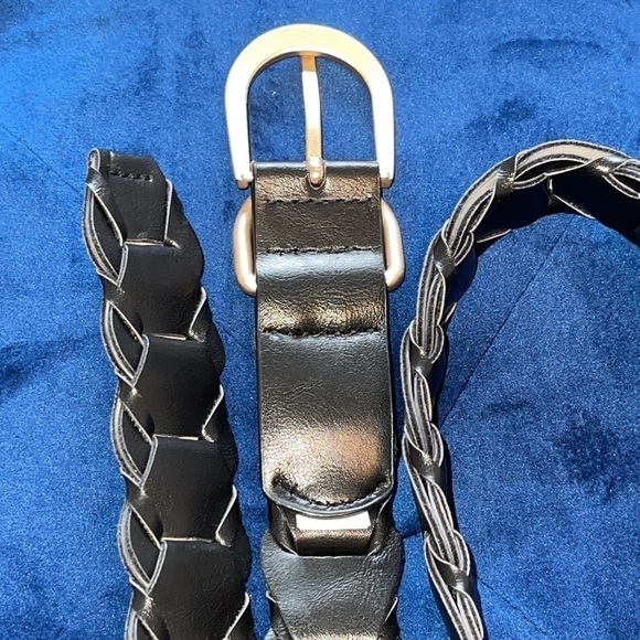 Kohl’s Black Vegan Soft Leather Gold Buckle Adjustable to your waist Belt 49”XL - Picture 6 of 11